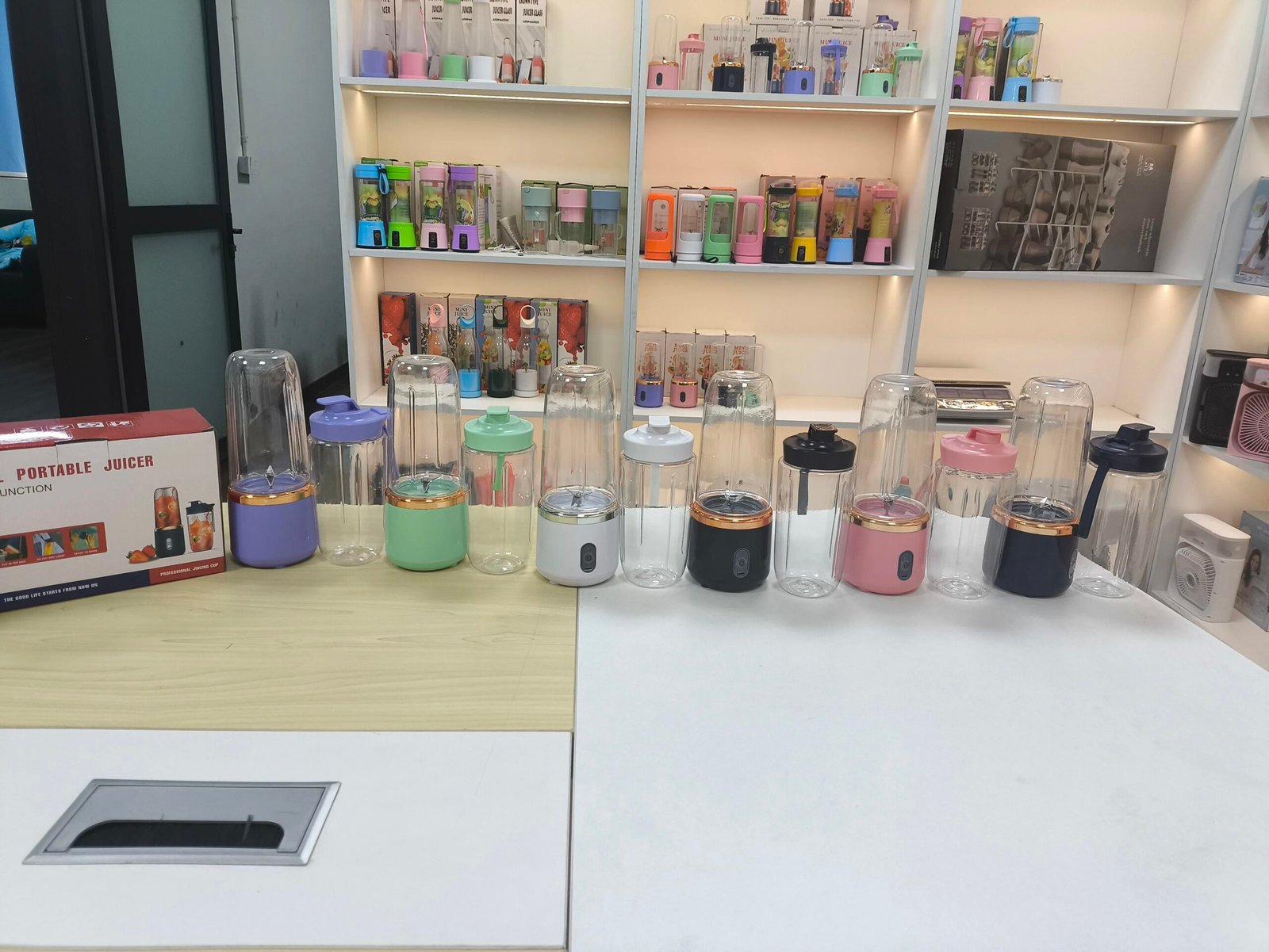 6 Blade 400ml Portable USB Blender Electric Travel Juicer Cup Mini Kitchen Tool for Smoothies Shakes 6 Blade 400ml Portable USB Blender Electric Travel Juicer Cup Mini Kitchen Tool for Smoothies Shakes