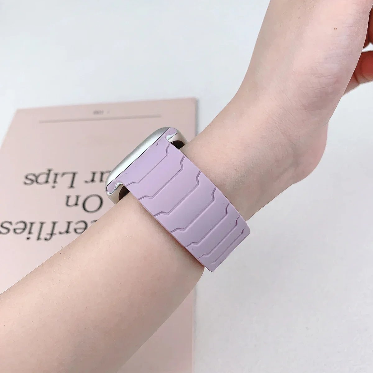 Magnetic Band for Apple Watch Band Ultra 2 49mm 46mm 44mm 41mm 45mm 42mm Silicone Bracelet iwatch Series 10 9 8 7 6 5 4 SE Strap