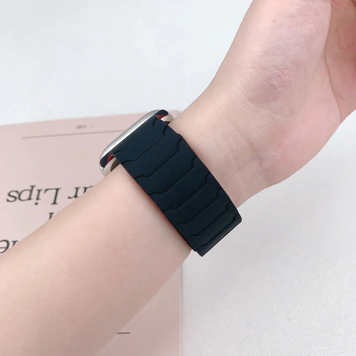 Magnetic Band for Apple Watch Band Ultra 2 49mm 46mm 44mm 41mm 45mm 42mm Silicone Bracelet iwatch Series 10 9 8 7 6 5 4 SE Strap
