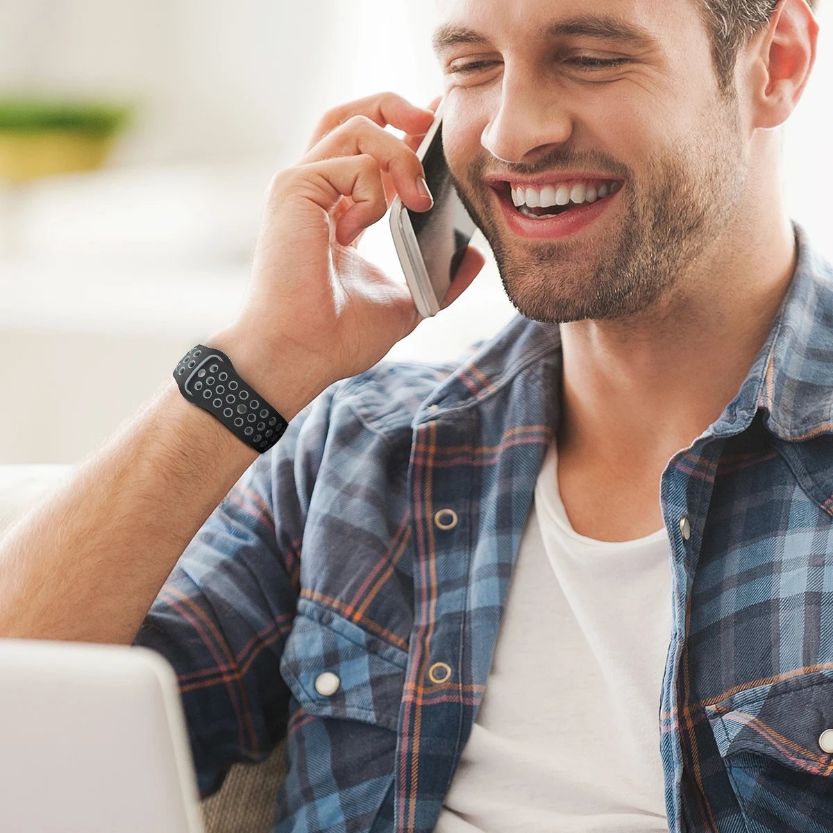 Silicone strap For Apple Watch bands 44 40mm 45 41mm 38mm 42mm belt bracelet for iWatch series se 9 8 7 6 5 3 ultra 2 band 49mm Silicone strap For Apple Watch bands 44 40mm 45 41mm 38mm 42mm belt bracelet for iWatch series se 9 8 7 6 5 3 ultra 2 band 49mm