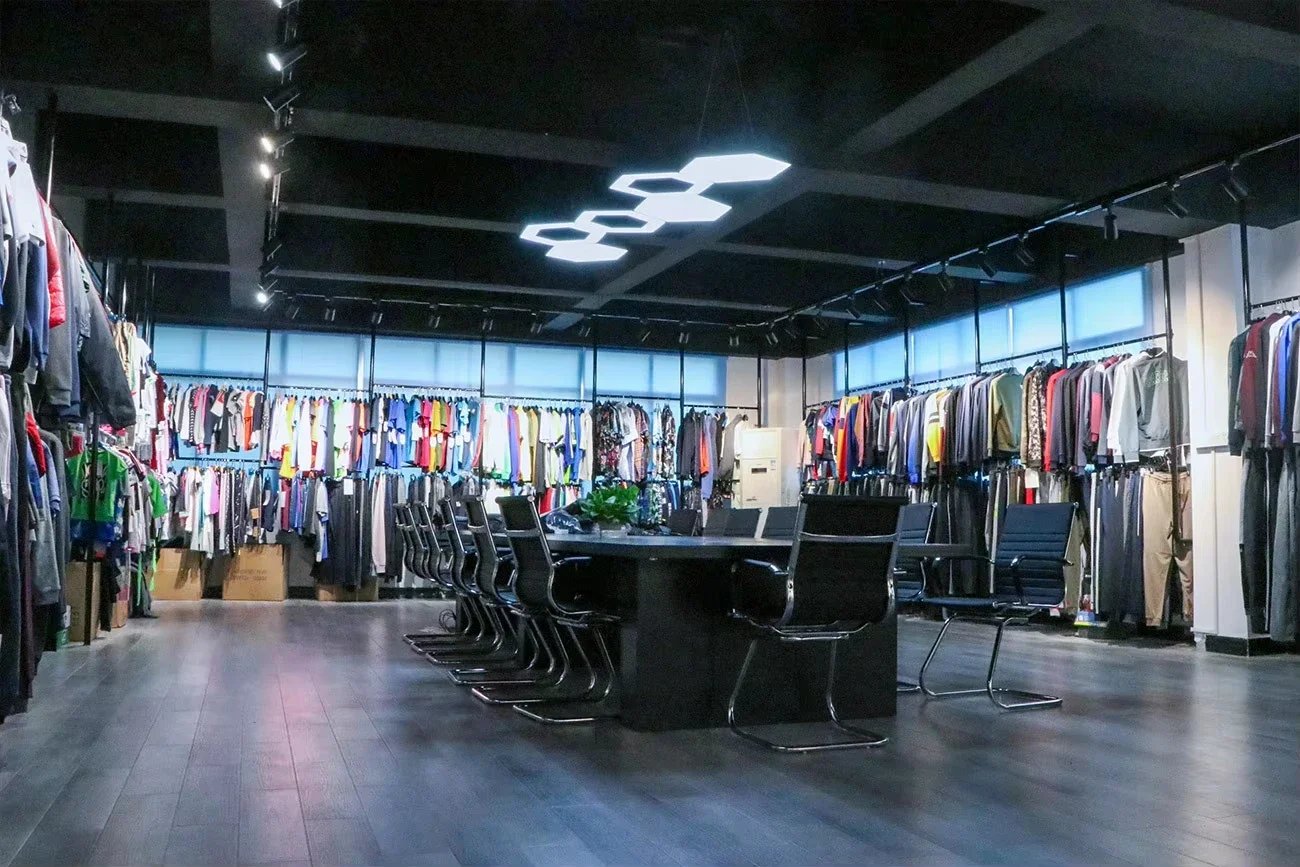 Men's Short Sleeved Polo Shirt Casual 3D Printed Golf Shirt, Orange Green Striped Clover Pattern, Sporty Style Men's Short Sleeved Polo Shirt Casual 3D Printed Golf Shirt, Orange Green Striped Clover Pattern, Sporty Style