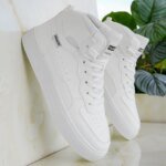 2026 New Men's casual sports shoes, outdoor hiking trend, lightweight and minimalist - Image 4