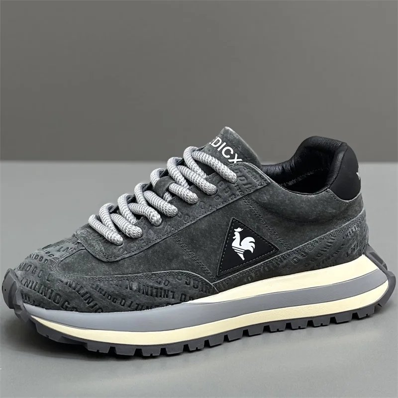 Men's running shoes are light and breathable casual shoes, simple daily men's outdoor leisure sports, new fashion