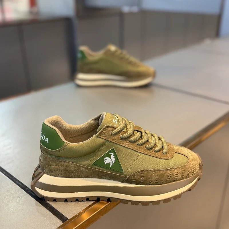 Men's running shoes are light and breathable casual shoes, simple daily men's outdoor leisure sports, new fashion