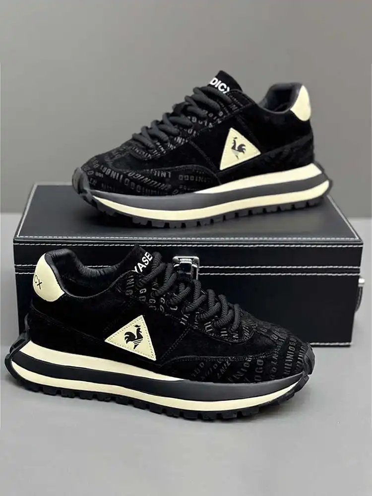 Men's running shoes are light and breathable casual shoes, simple daily men's outdoor leisure sports, new fashion