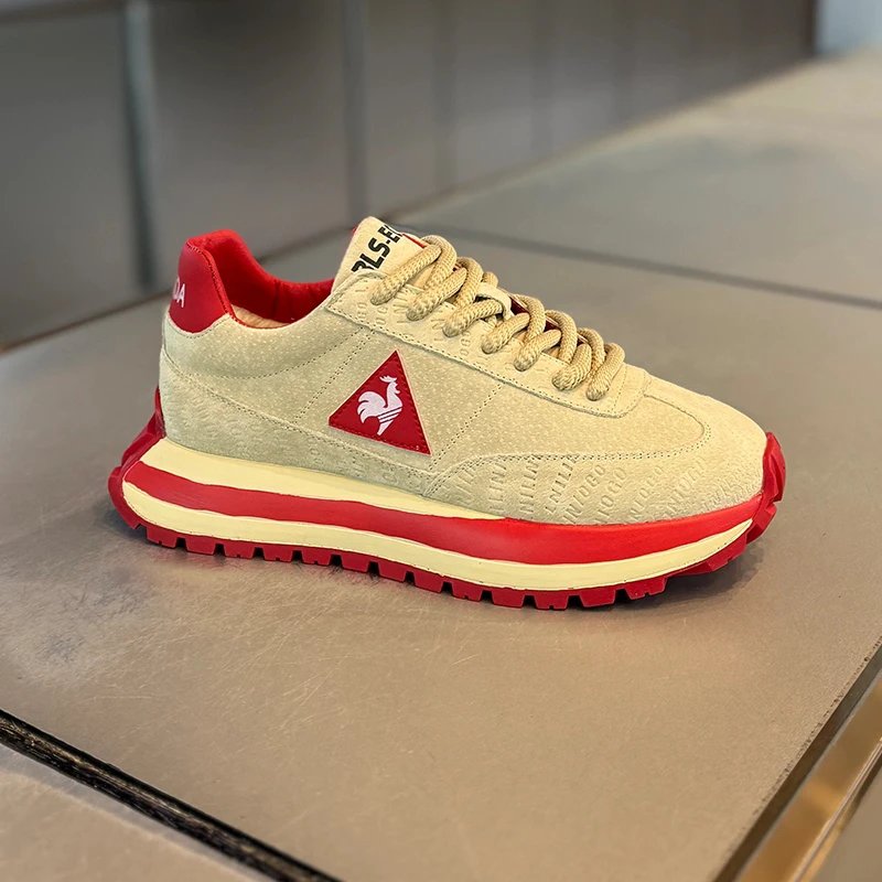 Men's running shoes are light and breathable casual shoes, simple daily men's outdoor leisure sports, new fashion