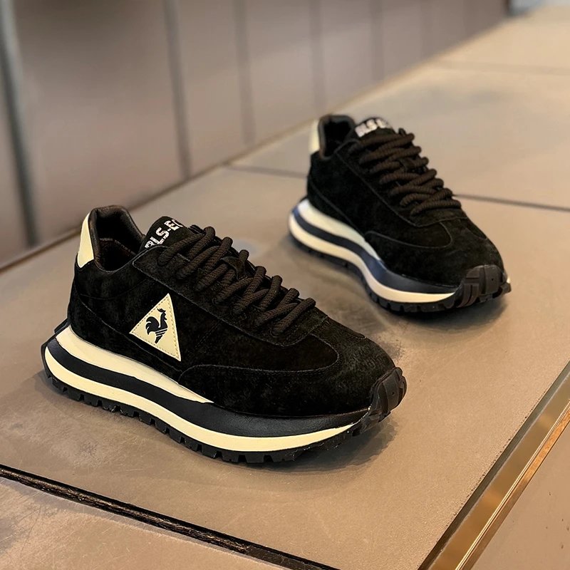 Men's running shoes are light and breathable casual shoes, simple daily men's outdoor leisure sports, new fashion