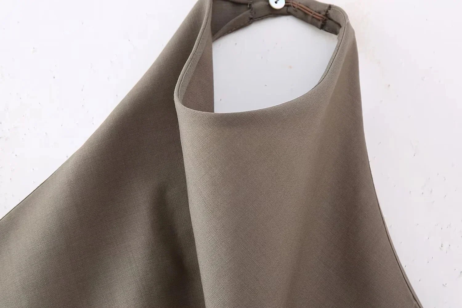HH Womens Satin Halter Neck Top Asymmetrical Hem Sleeveless Blouse Elegant Party Club Summer Streetwear Crop Top